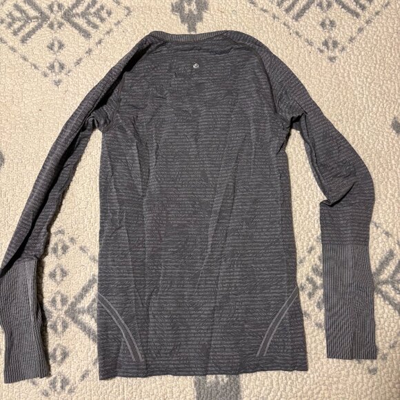 Lululemon Long Sleeve Shirt - Picture 3 of 5